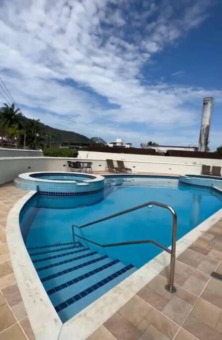 Apartamento Lindo Na Praia Da Enseada - Убатуба Экстерьер фото